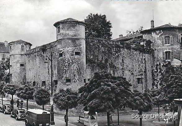 64 Bayonne Le Chateau II.jpg